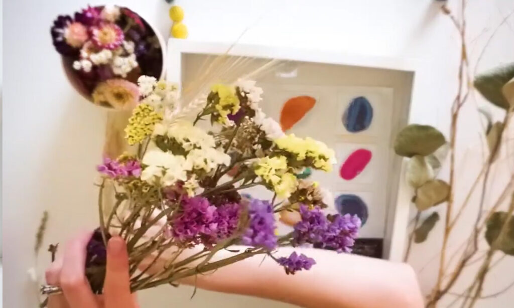 Shadow Box for Dry Pressed Flowers: A Timeless Way to Preserve Memories
